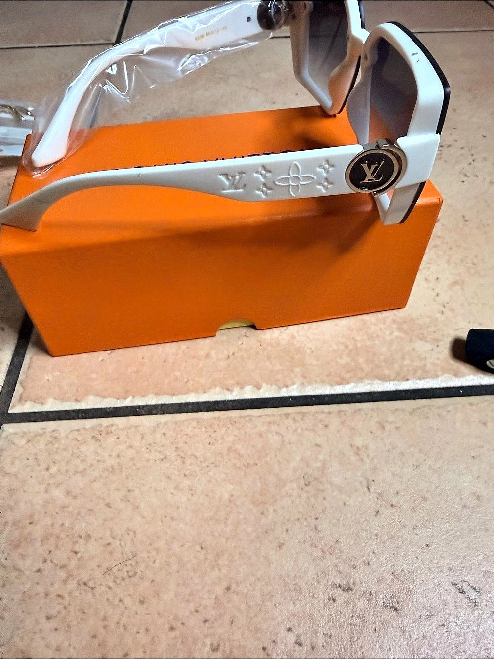 Louis Vuitton White & Brown Logo Glasses